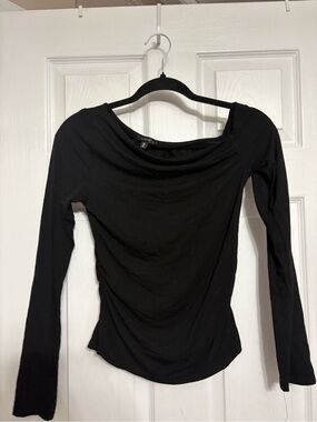 Dynamite Black Long-Sleeve Ruched Side Top